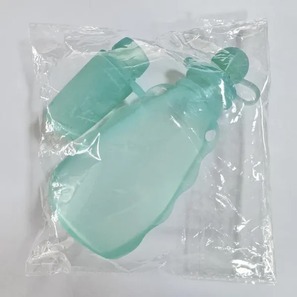 Silicone baby feeding pouch set packed in clear plastic bag.